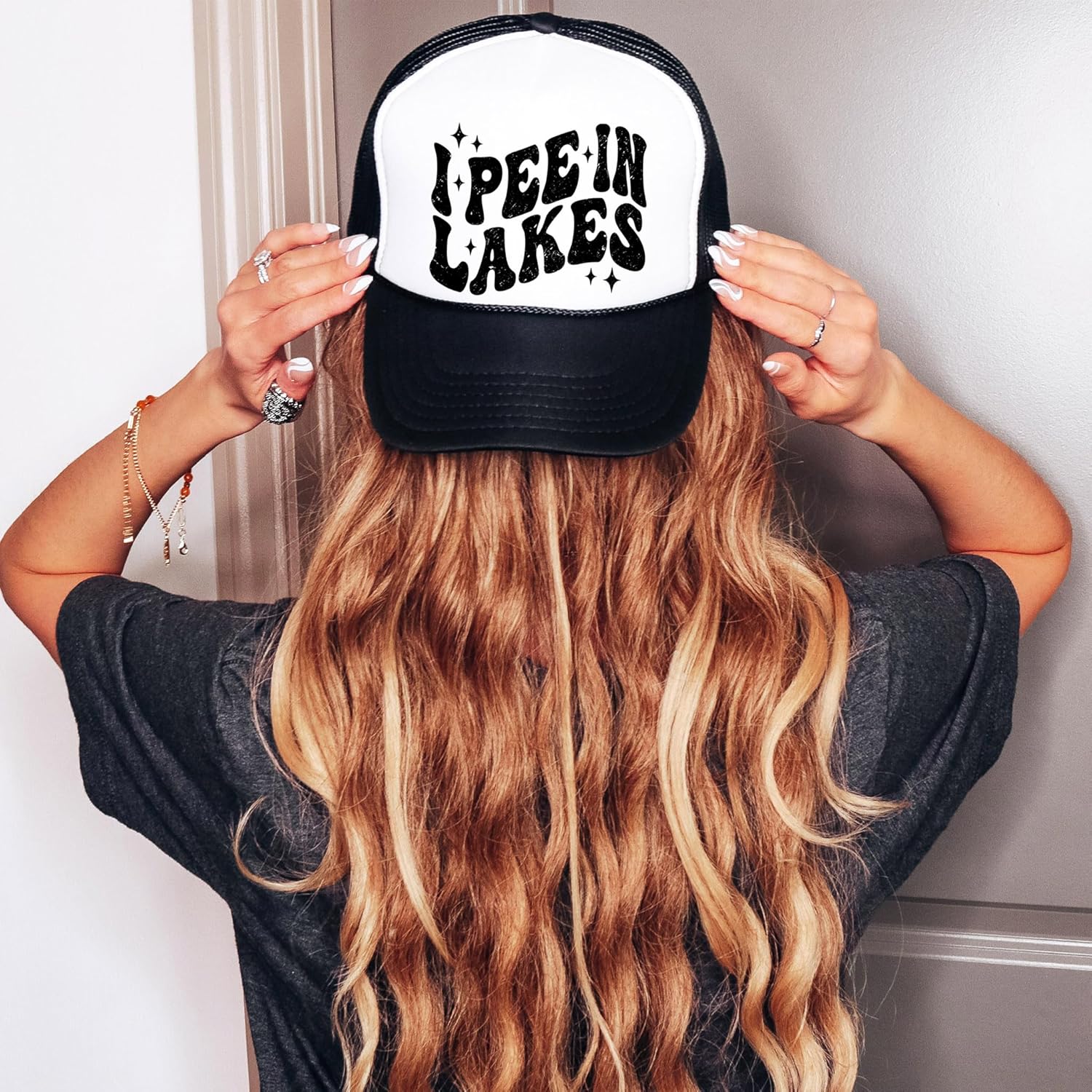 Olive Loves Apple - I Pee in Lakes Funny Truckers Hats